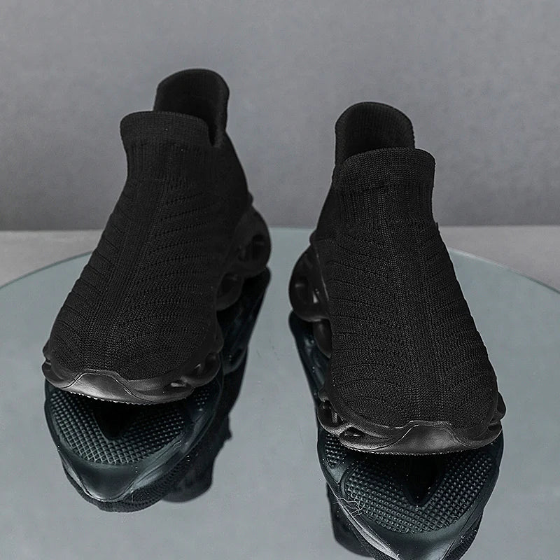 A pair of children's sports shoes, soft and comfortable, with a slip-on design for casual sports activitiesBD-353-355