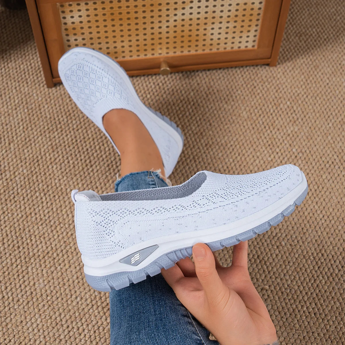 Women's shoes women's sports shoes soft-soled breathable lightweight net shoes sports walking shoes Affordable Free shipping