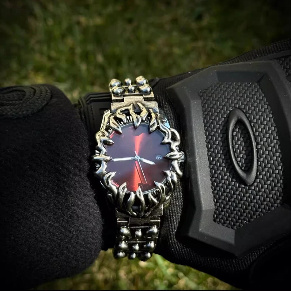 Men Wristwatch Classic Retro Claw Alabaster Y2K Watch for Men European American Fashion Cool Alien Advanced Design Quartz Watch
