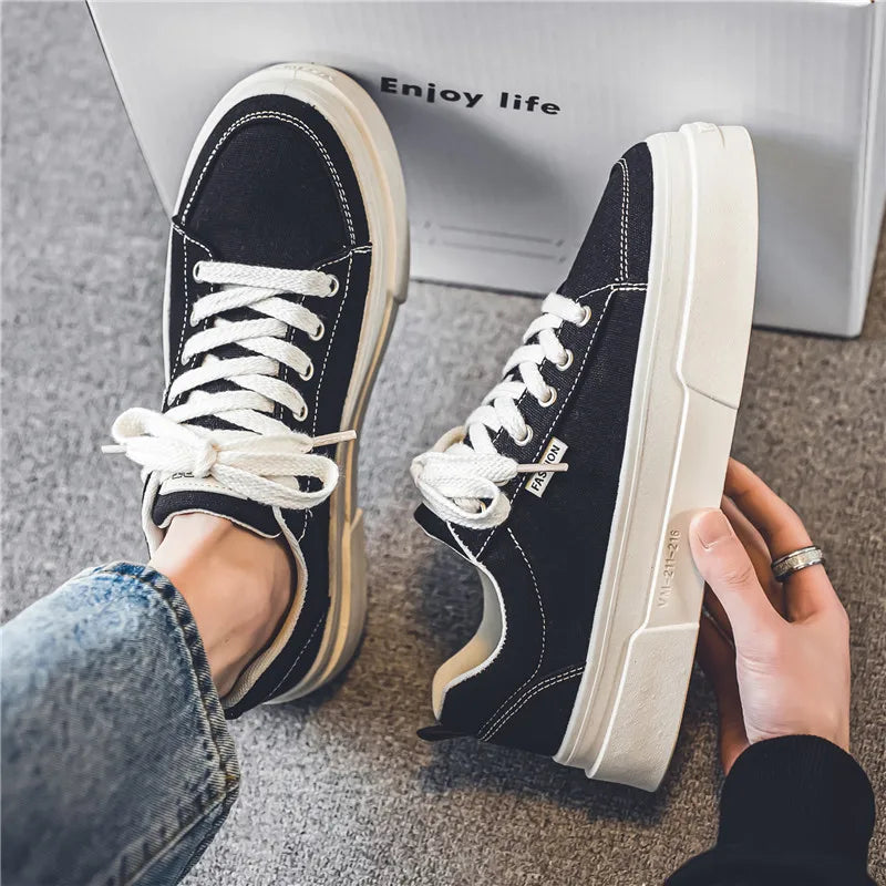 Spring New Sports Shoes for Men, Breathable, Casual, Thick-Soled, Low-Top, Fashionable and Versatile, Black Basic Cloth Shoes, Trbottomyy Skateboard Shoes for Men, Suitable for Outdoor Sports, Daily Wear
