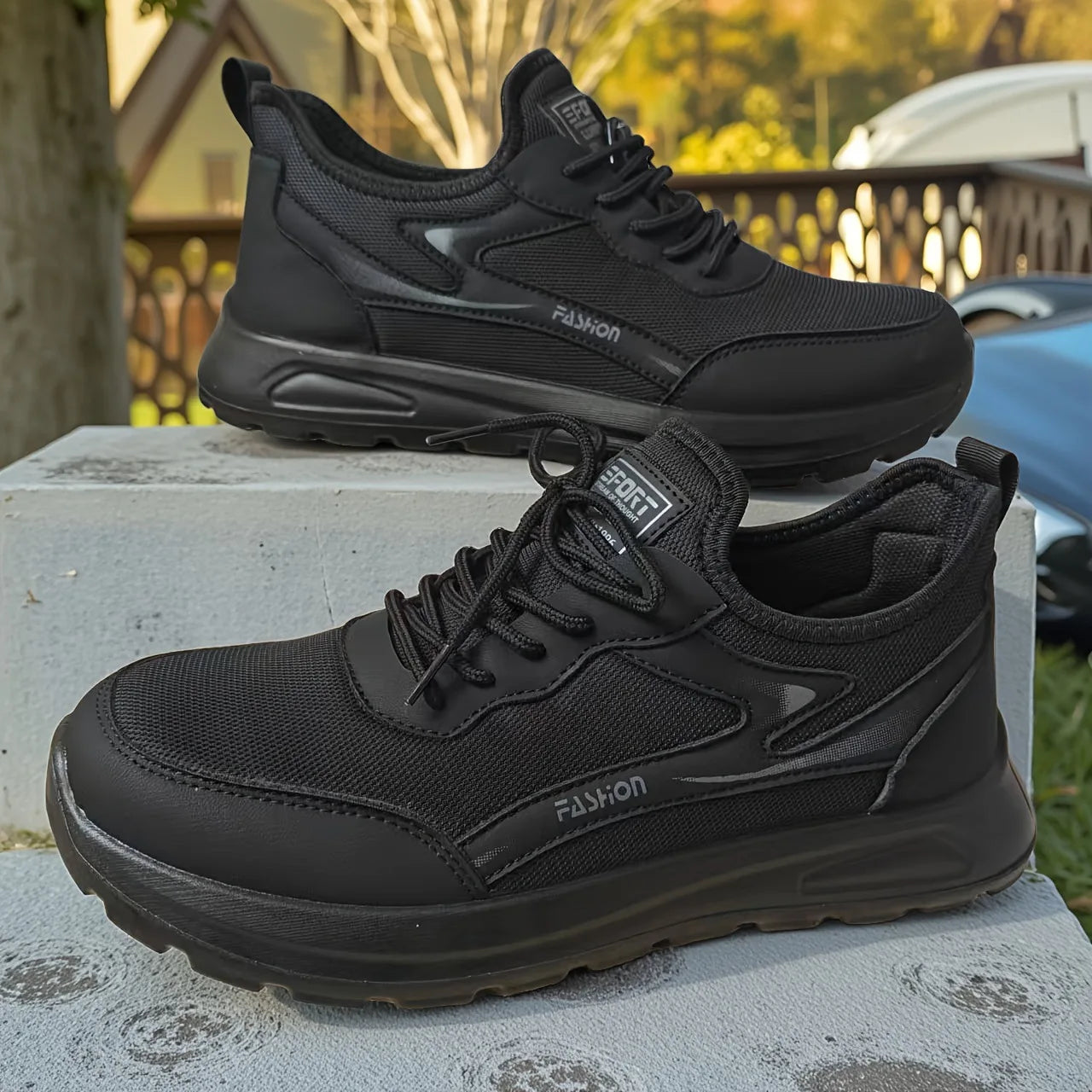 Men's sports shoes are breathable, non slip, lightweight, soft soled, and casual walking shoes. New fashionable men's shoes