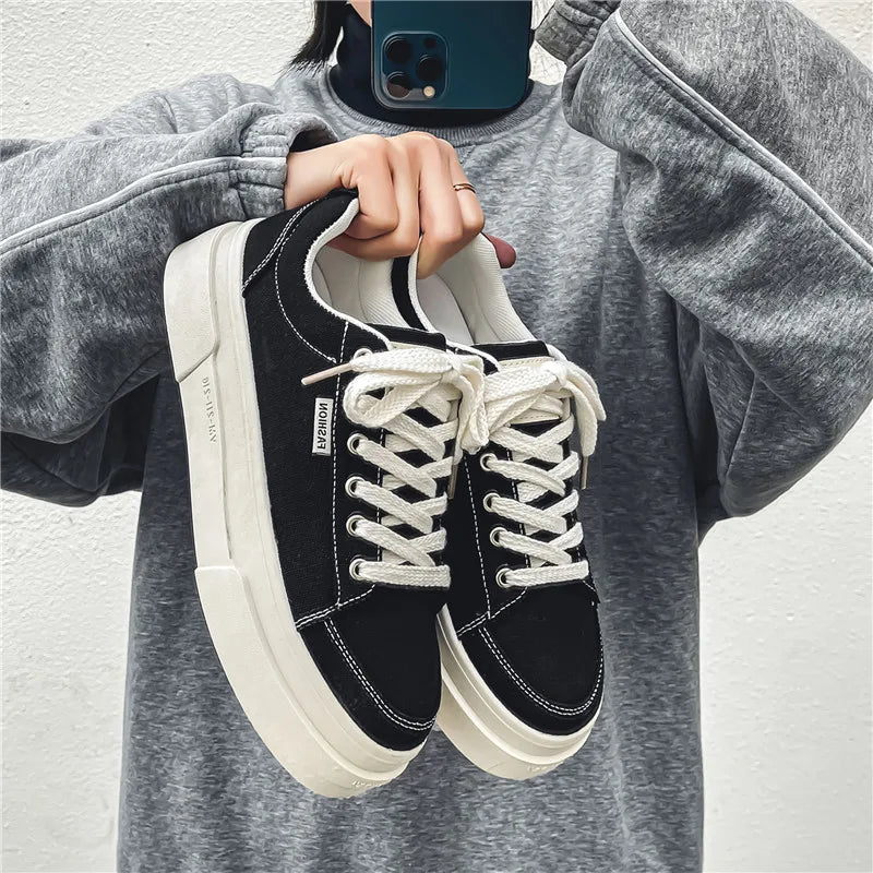 Spring New Sports Shoes for Men, Breathable, Casual, Thick-Soled, Low-Top, Fashionable and Versatile, Black Basic Cloth Shoes, Trbottomyy Skateboard Shoes for Men, Suitable for Outdoor Sports, Daily Wear