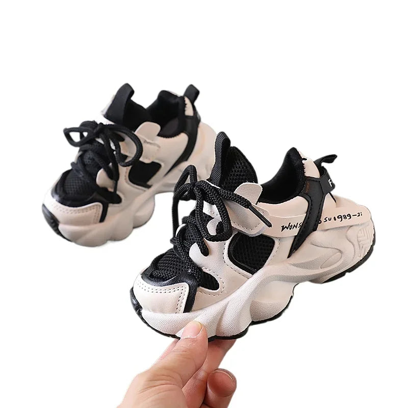 Fashionable Kids Sports Shoes for Boys and Girls Casual Running Shoes Outdoor Walking Shoes Children Student  Soled Comfortable