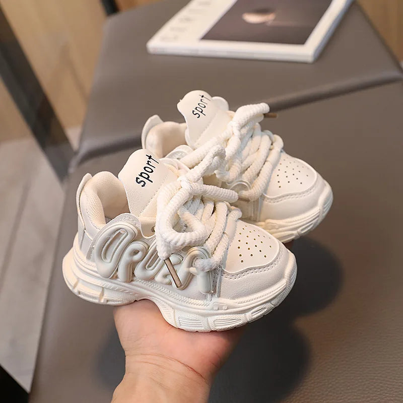 Fashionable Kids Sports Shoes for Boys and Girls Casual Running Shoes Outdoor Walking Shoes Children Student  Soled Comfortable