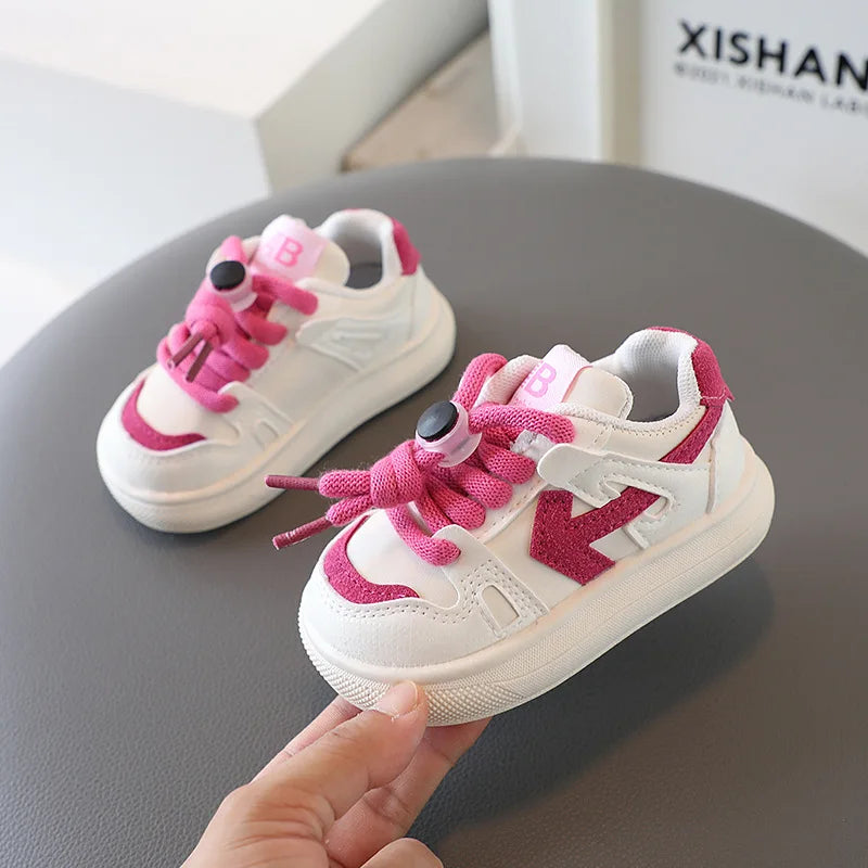 Fashionable Kids Sports Shoes for Boys and Girls Casual Running Shoes Outdoor Walking Shoes Children Student  Soled Comfortable