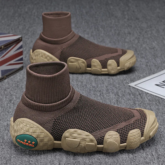 Men's casual shoes with soft sole and soft surface, comfortable mesh and breathable cover, wearing one foot sports shoes