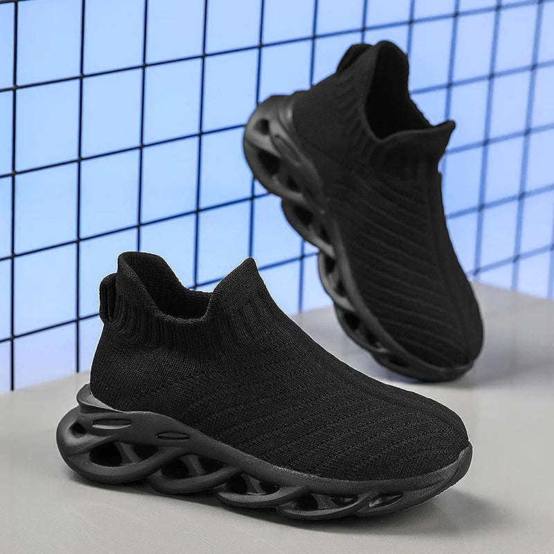 A pair of children's sports shoes, soft and comfortable, with a slip-on design for casual sports activitiesBD-353-355