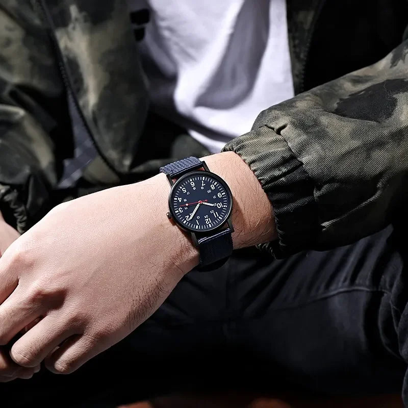 Fashion Luxury Design Men Watches Luminous Hand Wind Alloy Men's Watch Exquisite Compact Wrist Watch Men Relogios Masculino