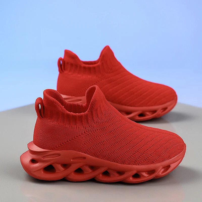 A pair of children's sports shoes, soft and comfortable, with a slip-on design for casual sports activitiesBD-353-355